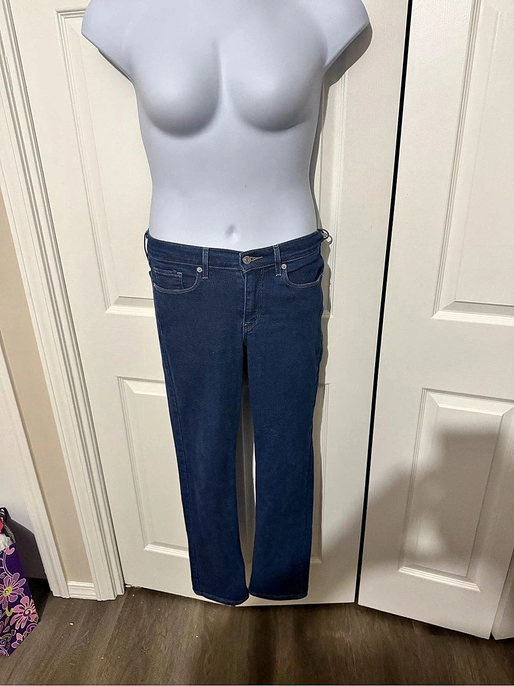 Levi's 721 Straight Leg Jeans in Blue Waist 27 Like New